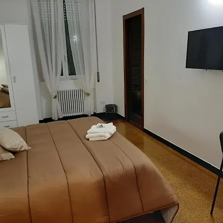 La Lanterna Di Angelo Rent And Free Parking On The Street Front 3*