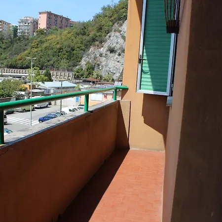Guest house La Lanterna Di Angelo Rent And Free Parking On The Street Front Genoa