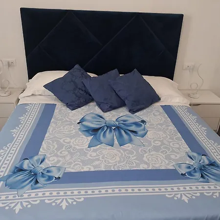 La Lanterna Di Angelo Rent And Free Parking On The Street Front Gasthof 3*