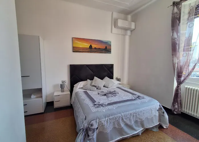 La Lanterna Di Angelo Rent And Free Parking On The Street Front 3*