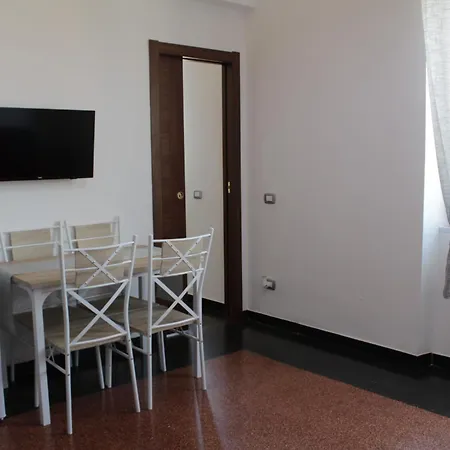 La Lanterna Di Angelo Rent And Free Parking On The Street Front 게스트하우스 3*