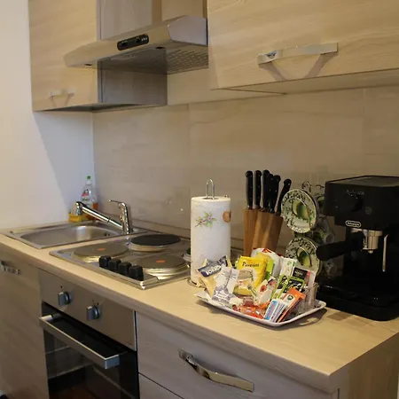 La Lanterna Di Angelo Rent And Free Parking On The Street Front 3* Génova