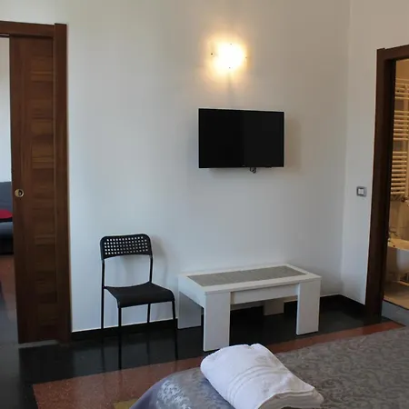 La Lanterna Di Angelo Rent And Free Parking On The Street Front Cenova