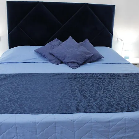 La Lanterna Di Angelo Rent And Free Parking On The Street Front 3*