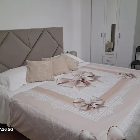 La Lanterna Di Angelo Rent And Free Parking On The Street Front 3* Genua