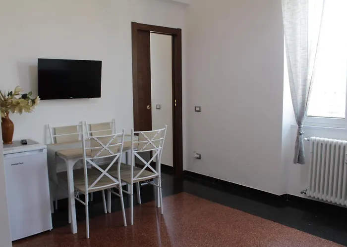La Lanterna Di Angelo Rent And Free Parking On The Street Front بيت ضيافة 3*