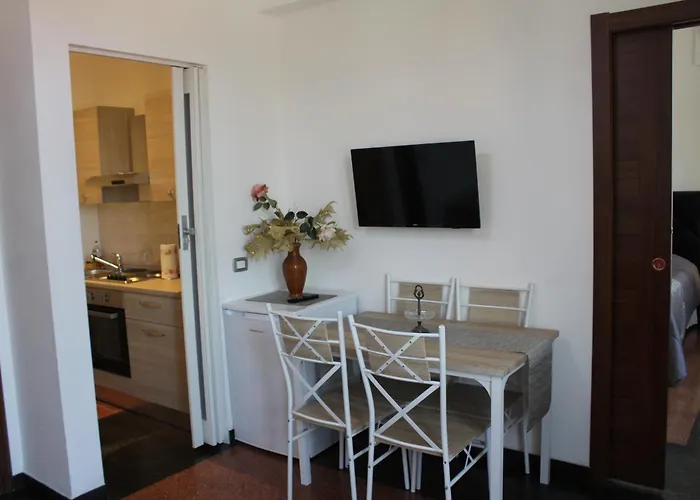 بيت ضيافة La Lanterna Di Angelo Rent And Free Parking On The Street Front