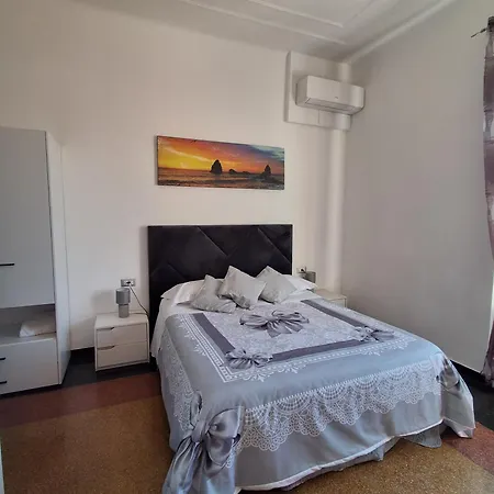 La Lanterna Di Angelo Rent And Free Parking On The Street Front 3*
