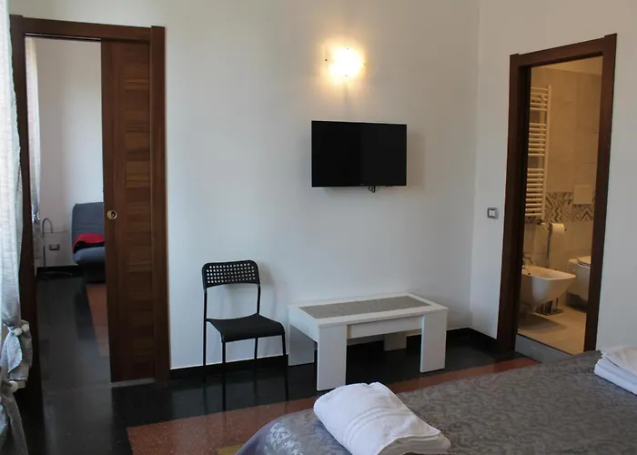La Lanterna Di Angelo Rent And Free Parking On The Street Front Genua